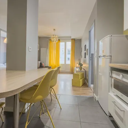 #d6 Hello Sunshine T3 Sleeps 6 Caserne De Bonne Grenoble