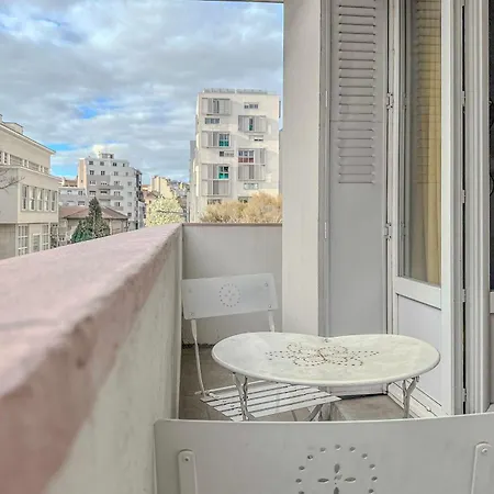 #d6 Hello Sunshine T3 Sleeps 6 Caserne De Bonne Grenoble